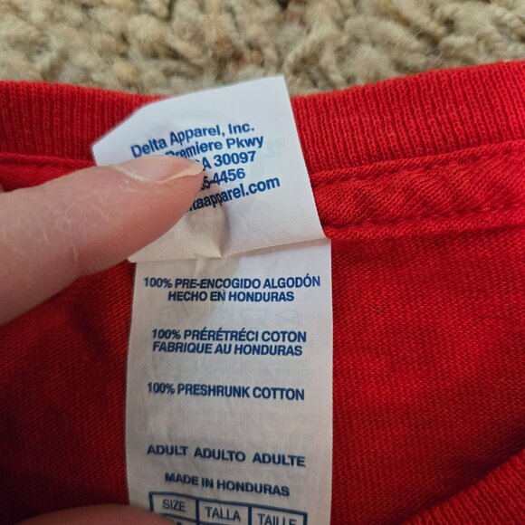 Wisconsin Badgers Red Long Sleeve Shirt Adult Size Medium NWOT - Picture 5 of 8